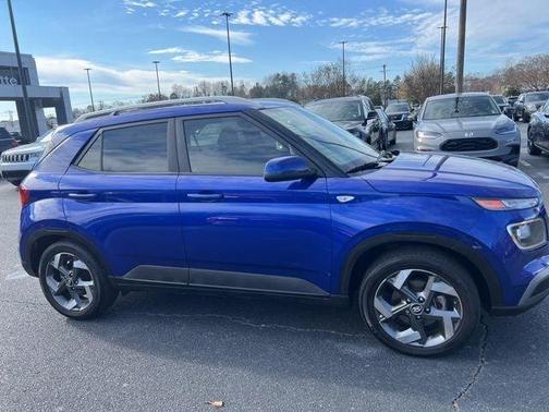 2024 Hyundai VENUE SEL