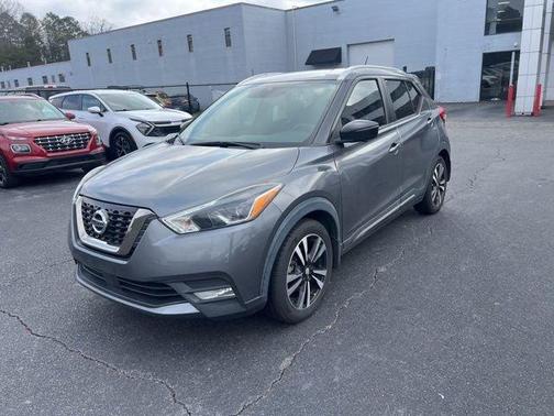 2020 Nissan Kicks SR