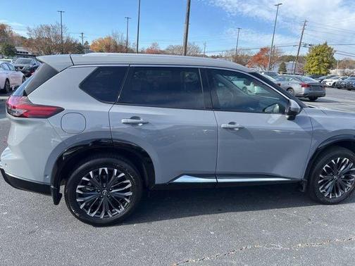 2024 Nissan Rogue Platinum