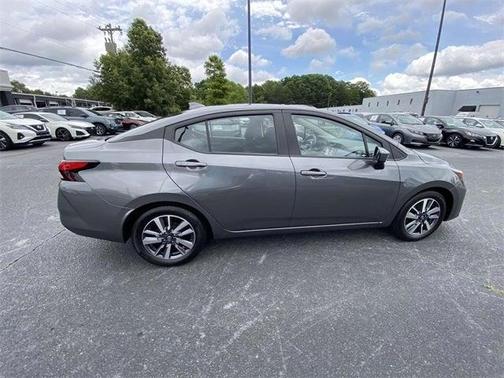 2023 Nissan Versa 1.6 SV