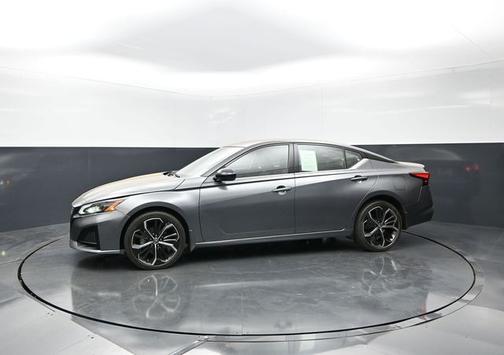 Gun Metallic 2023 Nissan Altima 2.5 SR