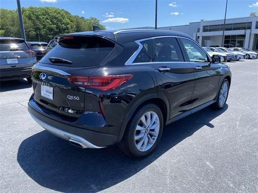 2022 INFINITI QX50 Luxe