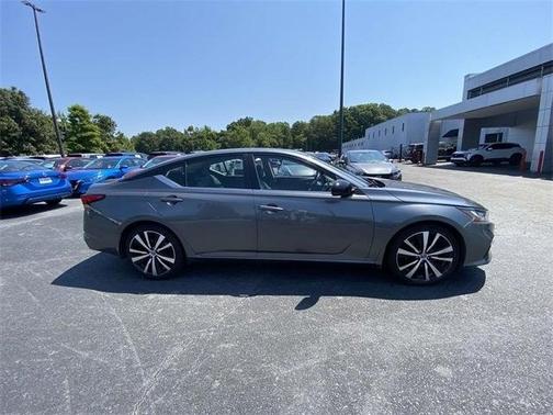2022 Nissan Altima 2.0 SR