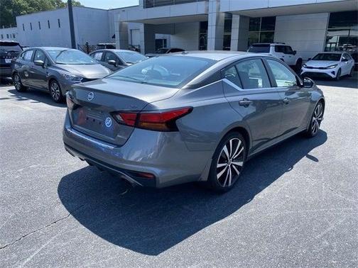 2022 Nissan Altima 2.0 SR