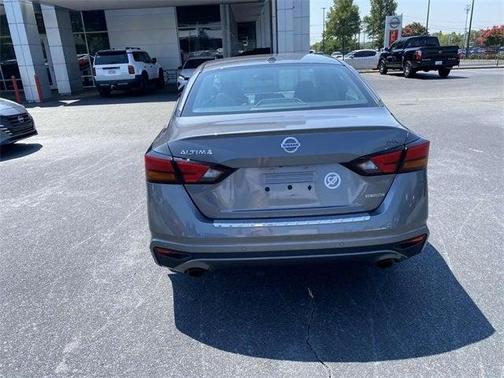 2022 Nissan Altima 2.0 SR