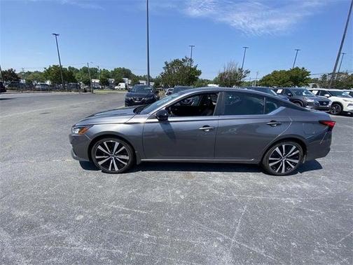 2022 Nissan Altima 2.0 SR