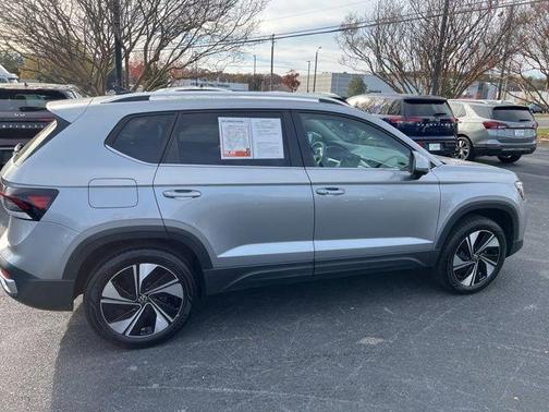 2025 Volkswagen Taos 1.5T SE