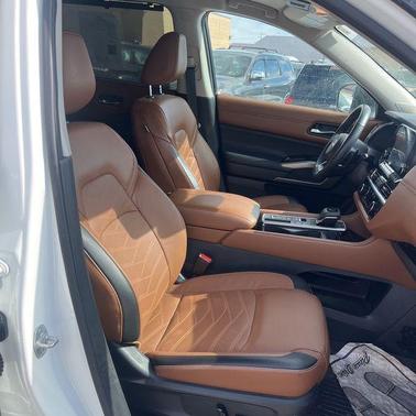 2022 Nissan Pathfinder Platinum