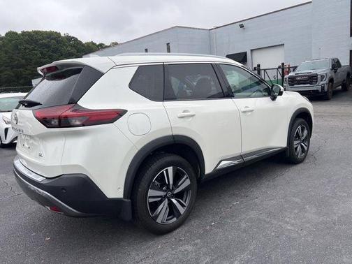 2022 Nissan Rogue SL