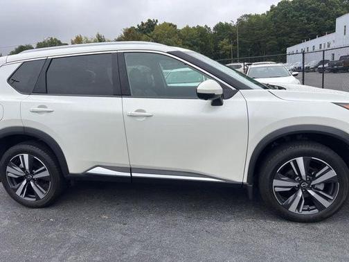 2022 Nissan Rogue SL