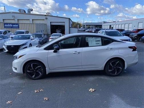 2025 Nissan Versa 1.6 SR
