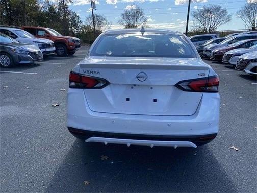 2025 Nissan Versa 1.6 SR