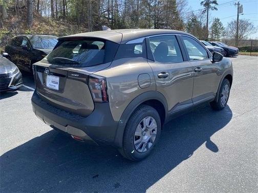 2025 Nissan Kicks S