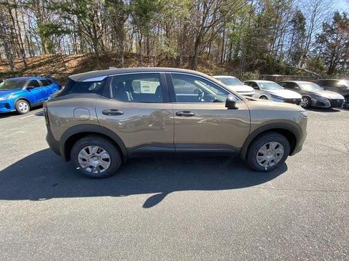 2025 Nissan Kicks S