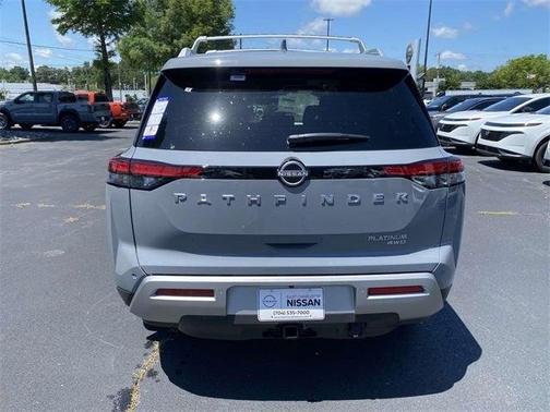 2025 Nissan Pathfinder Platinum
