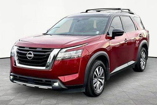 2022 Nissan Pathfinder SL