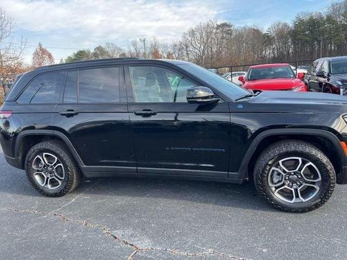 2023 Jeep Grand Cherokee 4xe Trailhawk