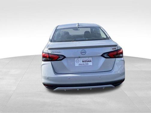 2025 Nissan Versa 1.6 SR