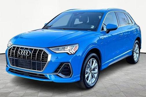 2022 Audi Q3 45 S line Premium