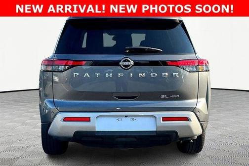 2022 Nissan Pathfinder SL