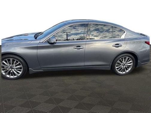 2022 INFINITI Q50 LUXE