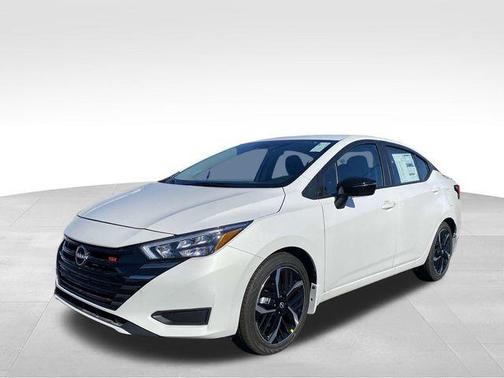 2025 Nissan Versa 1.6 SR
