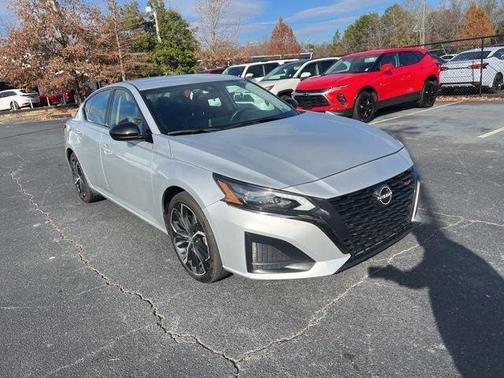 2024 Nissan Altima 2.5 SR