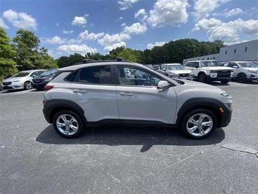 2022 Hyundai KONA SEL