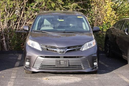 2020 Toyota Sienna XLE