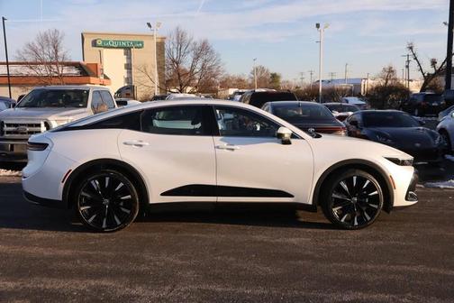 2025 Toyota Crown Platinum