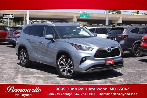 Moon Dust 2022 Toyota Highlander XLE