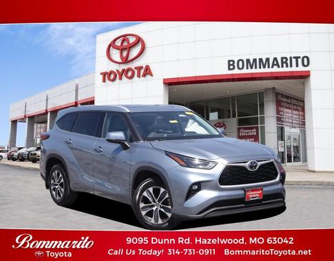 Moon Dust 2022 Toyota Highlander XLE