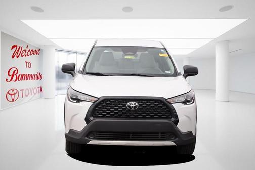 Pearl 2024 Toyota Corolla Cross L