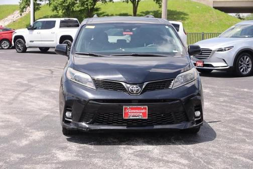 2019 Toyota Sienna SE