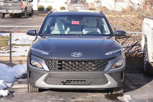 2022 Hyundai KONA SEL