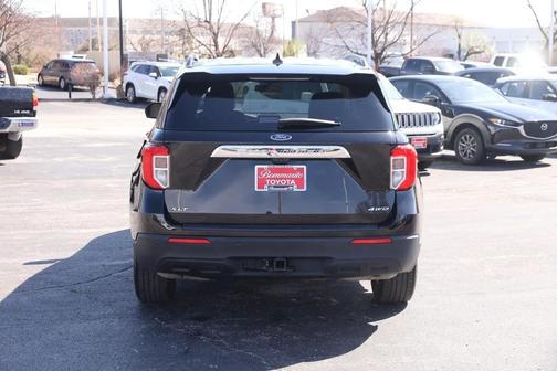 Agate Black Metallic 2022 Ford Explorer XLT
