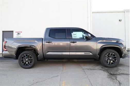 2025 Toyota Tundra Hybrid Platinum