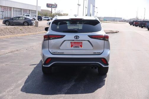 Celestial Silver Metallic 2024 Toyota Highlander XSE