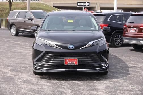 2024 Toyota Sienna XLE