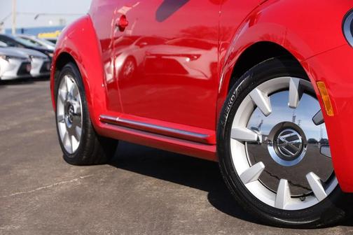 2019 Volkswagen Beetle 2.0T S