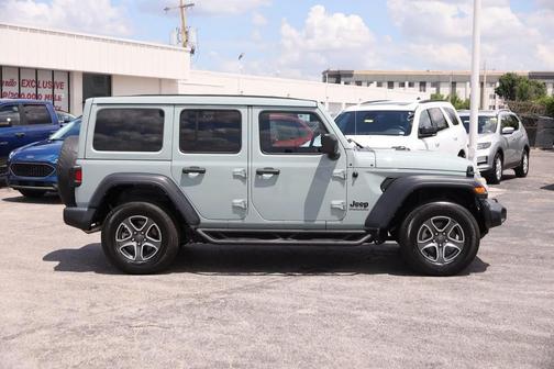 Earl Clearcoat 2023 Jeep Wrangler Sport S