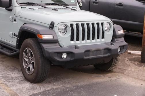 Earl Clearcoat 2023 Jeep Wrangler Sport S