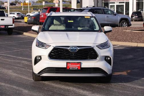 2021 Toyota Highlander Hybrid Platinum