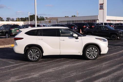 2021 Toyota Highlander Hybrid Platinum