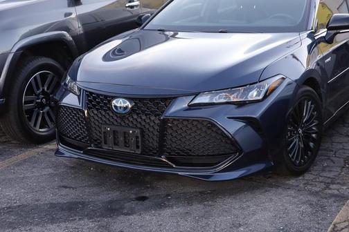 2020 Toyota Avalon Hybrid XSE