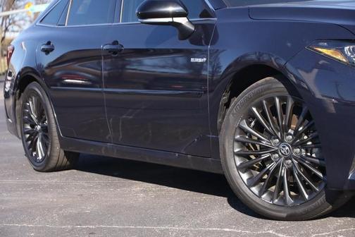 2020 Toyota Avalon Hybrid XSE