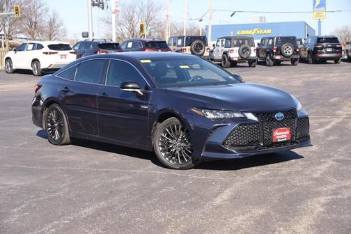 2020 Toyota Avalon Hybrid XSE