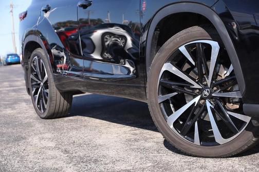 Midnight Black Metallic 2023 Toyota Highlander L