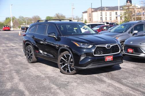 Midnight Black Metallic 2023 Toyota Highlander L