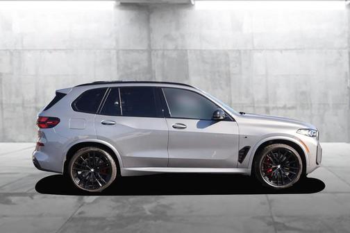 2025 BMW X5 M60i